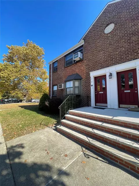 15-27 159th St #620, Whitestone, NY 11357