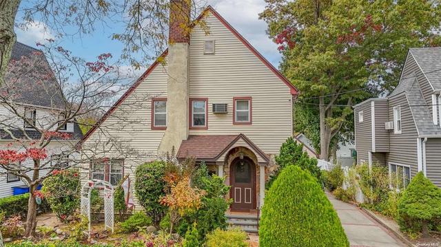 1534 Moffitt Ave, Hewlett, NY 11557