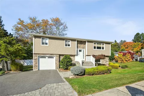 57 Barry Ln, Syosset, NY 11791