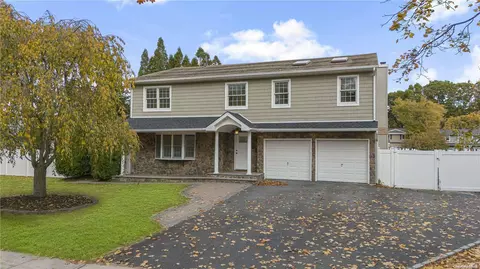 10 Viking, Nesconset, NY 11767