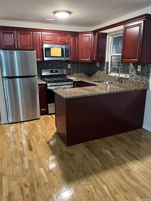 140-41 Coombs St, Springfield Gardens, NY 11413
