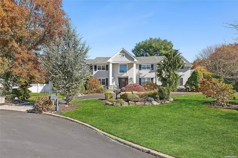 2 Westwind Ct, Huntington, NY 11743