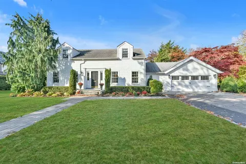 278 Stewart Ave, Garden City, NY 11530