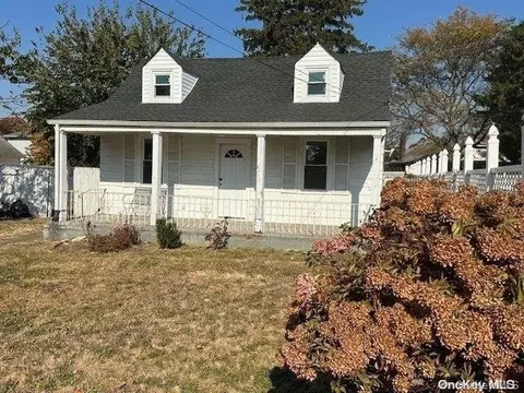 163 E Roosevelt Ave, Roosevelt, NY 11575