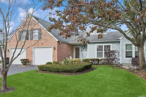 59 Chippendale Dr #59, Mount Sinai, NY 11766