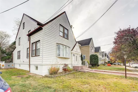 21 Fremont Rd, Valley Stream, NY 11581