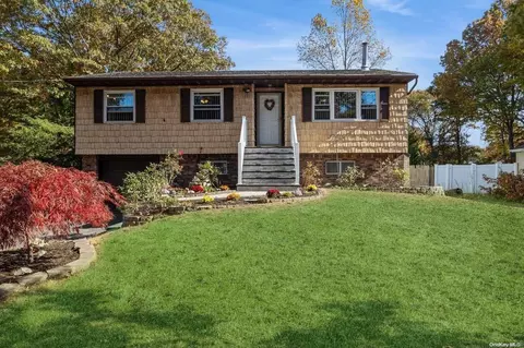65 S Howell Ave, Centereach, NY 11720