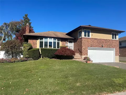 90 Nassau Ave, Plainview, NY 11803