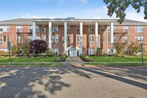 55 Lenox Rd #1O, Rockville Centre, NY 11570