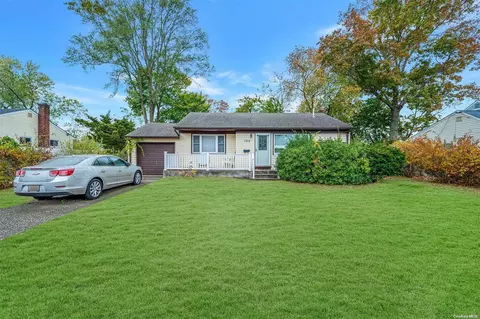 166 Charter Oaks Ave, Brentwood, NY 11717