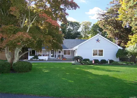 36 Colonial Dr, Brookhaven, NY 11772