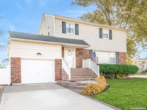 3776 Niami St, Seaford, NY 11783