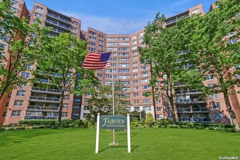 61-20 Grand Central Pkwy #B807, Forest Hills, NY 11375