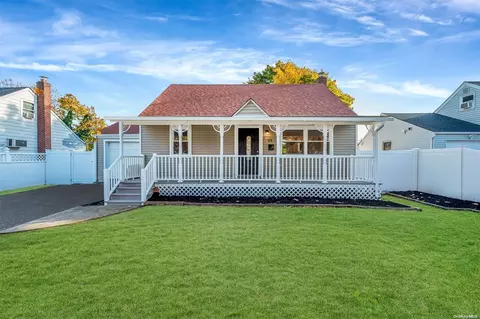 63 Hilliard Ave, Central Islip, NY 11722