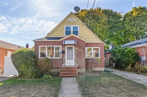 64 Allen St, Hempstead, NY 11550