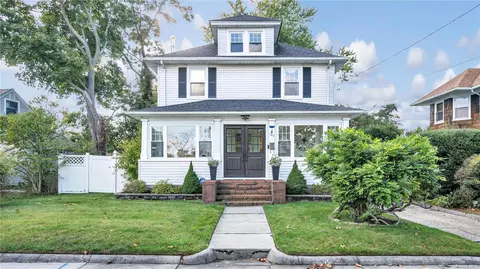 140 Cedar Ave, Patchogue, NY 11772