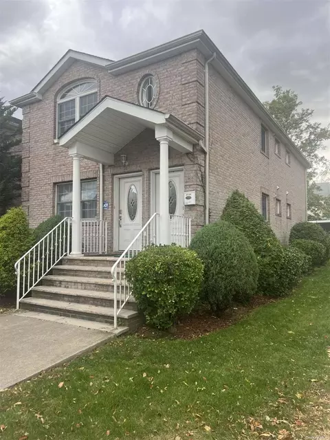 42-04 216th St, Bayside, NY 11361