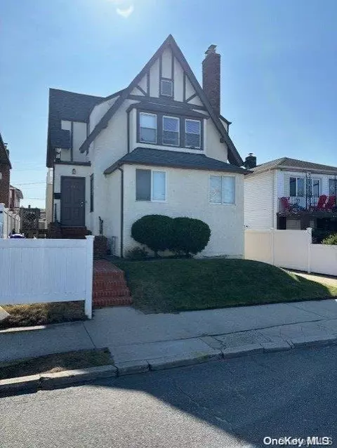 150 W Hudson St, Long Beach, NY 11561