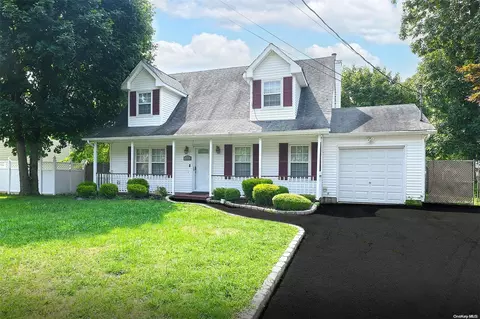 274 Elm Rd, Mastic Beach, NY 11951