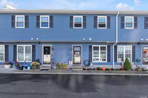 116 Westend Ave #24, Freeport, NY 11520