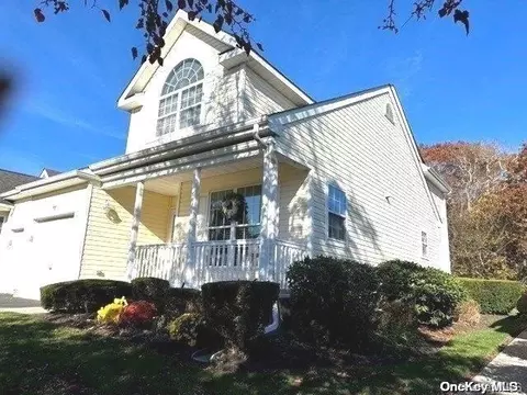 153 Scenic Lake Dr #153, Riverhead, NY 11901