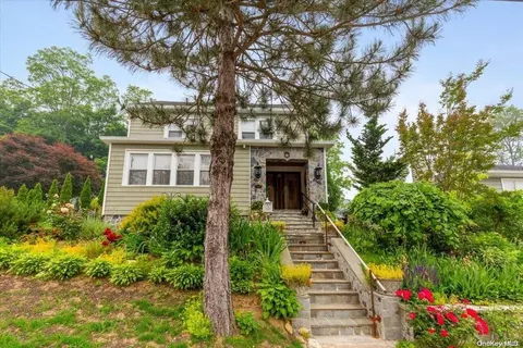 62 Park Ave, Oyster Bay, NY 11771