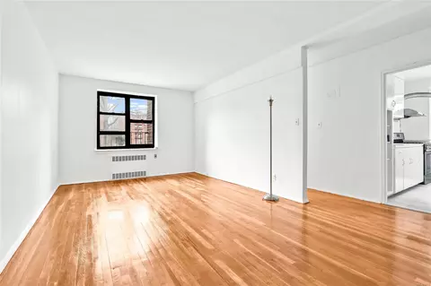 26-10 Union St #2A, Flushing, NY 11354