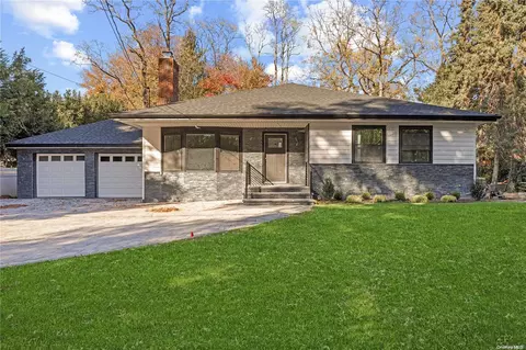 35 Duck Pond Rd, Glen Cove, NY 11542