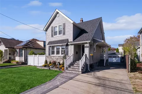 2545 Orange St, Bellmore, NY 11710