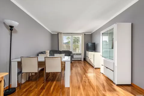 84-70 129th St #2R, New York, NY 11415