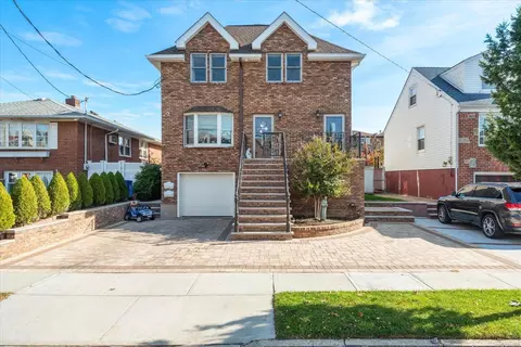 164-41 97th St, New York, NY 11414