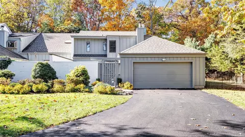 93 Sawtooth Cv #93, Port Jefferson, NY 11777