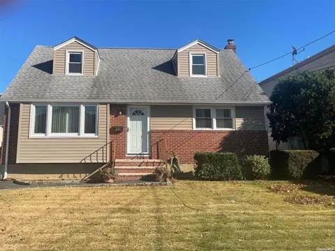 271 Grange St, Franklin Square, NY 11010
