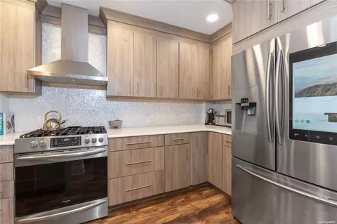 211-06 75th Ave #5E, Oakland Gardens, NY 11364