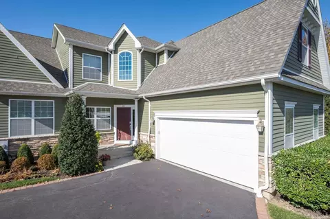 101 Victoria #101, Huntington, NY 11747