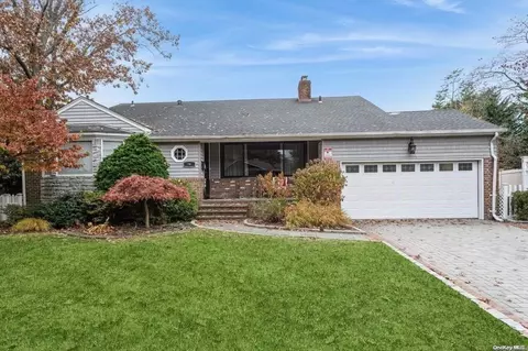 76 Buckminster Rd, Rockville Centre, NY 11570