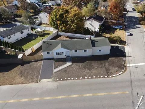 140 Hubbards Path, West Babylon, NY 11704