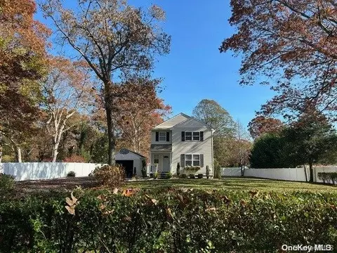 243 Whittier Dr, Mastic Beach, NY 11951