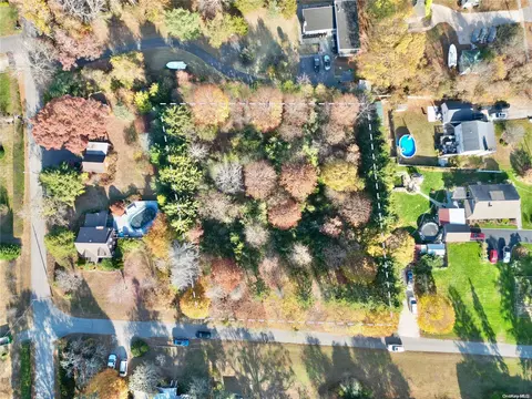 3 Patterson Ave, Southampton, NY 11941