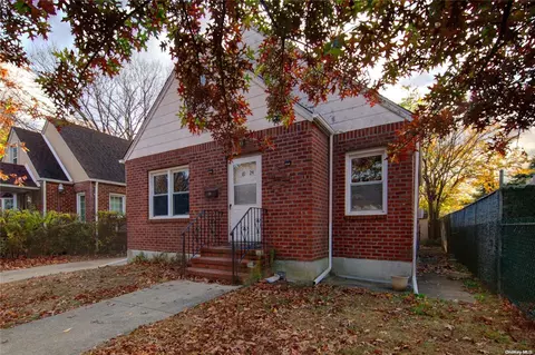 81-24 Commonwealth Blvd, New York, NY 11426