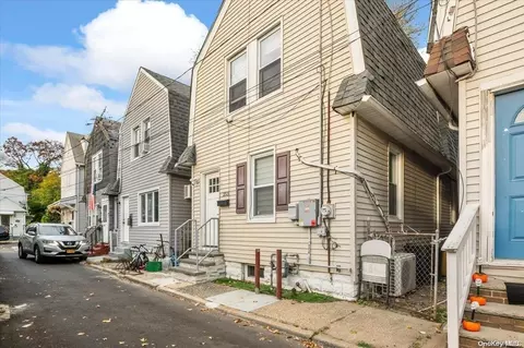 253 Court Pl, Cedarhurst, NY 11516