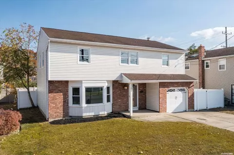 3295 Skillman Ave, Oceanside, NY 11572
