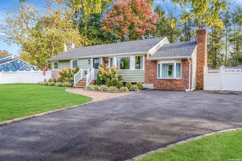 32 Clay Pitts Rd, Greenlawn, NY 11740