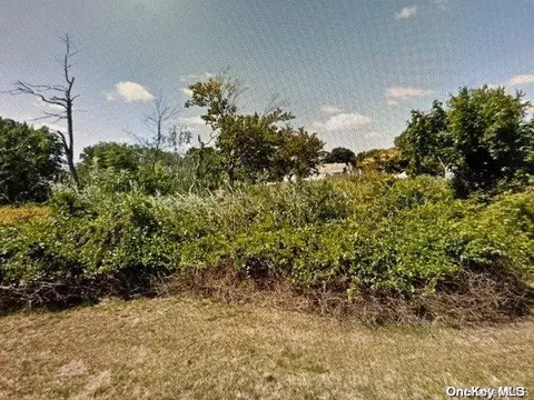 100 Austin, Babylon, NY 11726