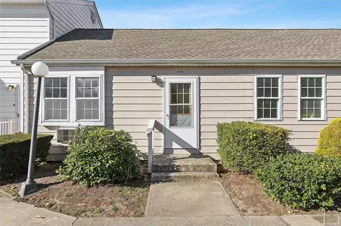 1000 9th St #B-13, Greenport, NY 11944