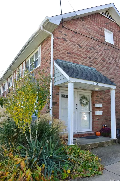 100 Connetquot Ave #34, East Islip, NY 11730