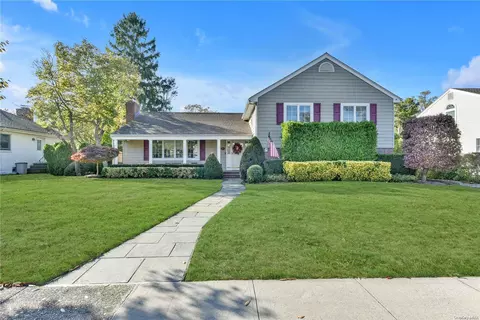 138 Lee Rd, Garden City, NY 11530