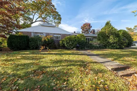 232 Hempstead Ave, Rockville Centre, NY 11570
