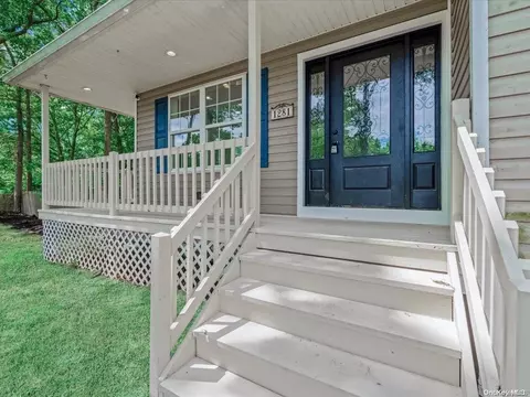1281 William Floyd Pkwy, Shirley, NY 11967