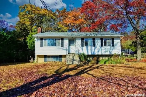 3 Dean St, Port Jefferson Station, NY 11776